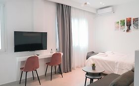 The Lot Luxury Suites